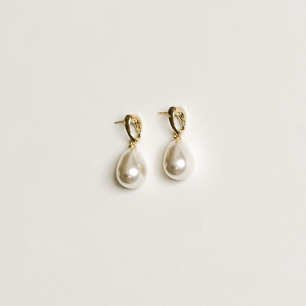 A.B. Ellie - Gilded Pearl Drop (silver)